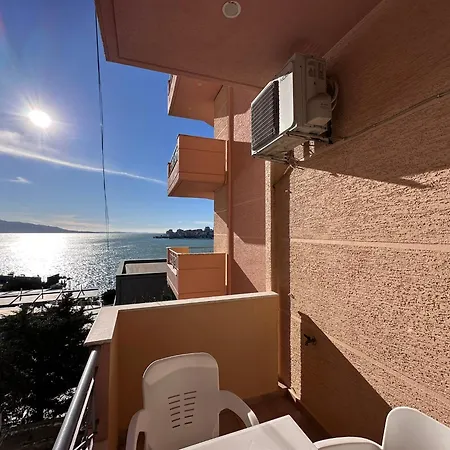 Alexia's 3rd Appartement *